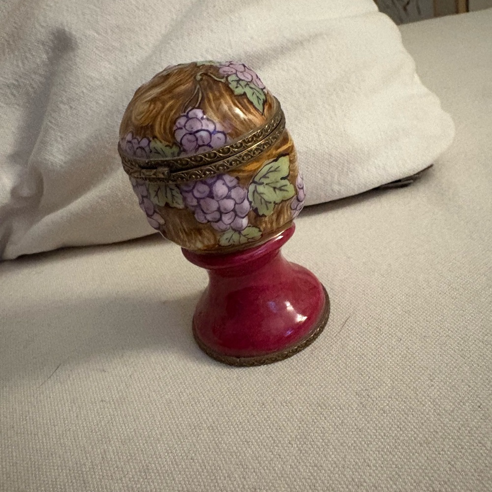 Vintage Limoges Gold-Trimmed Ceramic Lady - Picture 2 of 10